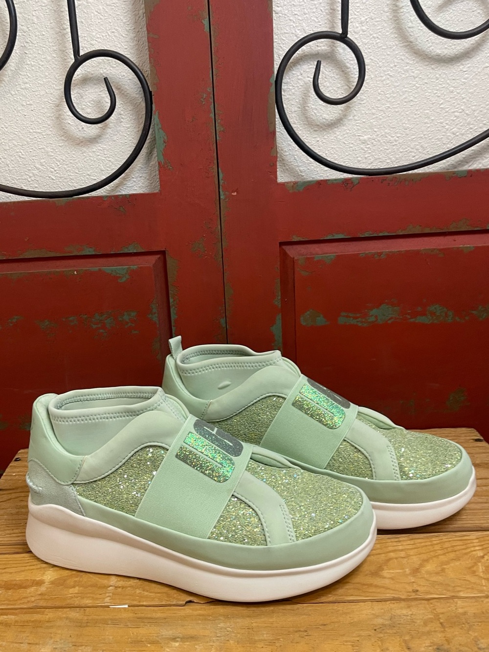 UGG Neutra Chunky Glitter Platform Sneakers Mint Green Size 9